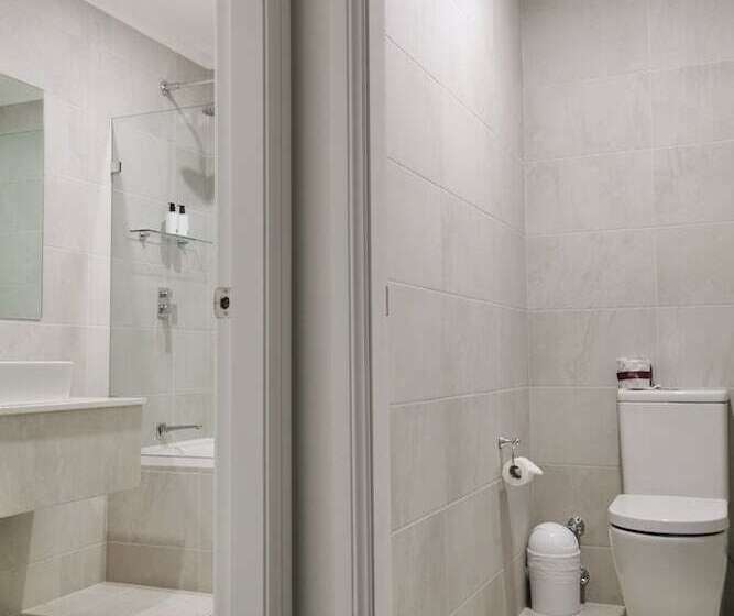 Семейный Номер, Littomore Suites Bathurst