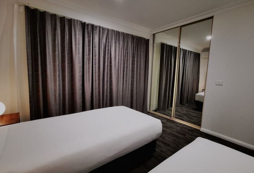 Семейный Номер, Littomore Suites Bathurst
