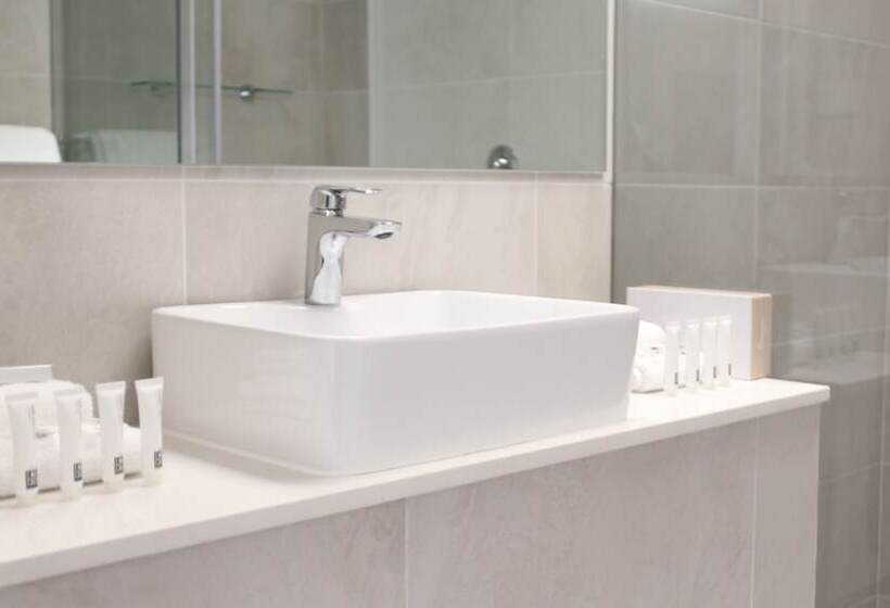 اتاق خانوادگی, Littomore Suites Bathurst