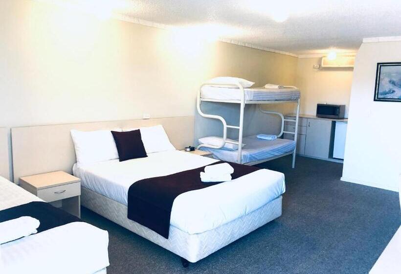 Quarto Familiar, Overlander Motor Lodge