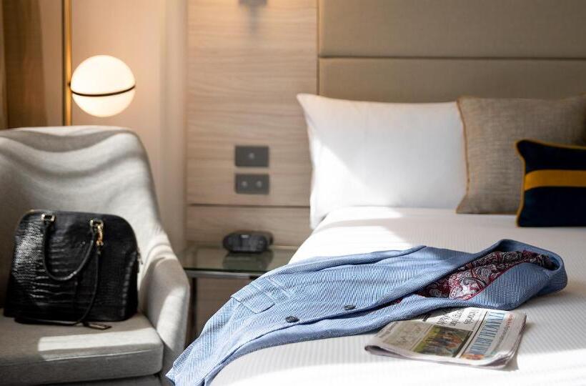 디럭스 룸 킹사이즈 침대, Novotel Sydney Parramatta