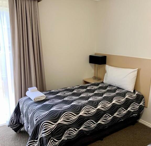 سوئیت 2 خوابه, Seahorse Motel Cowes