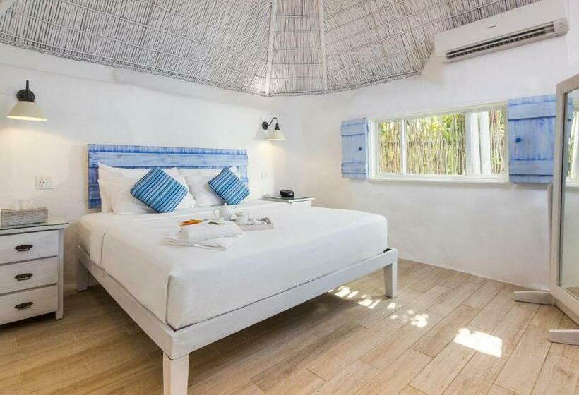 کابین, Galley Bay Resort & Spa