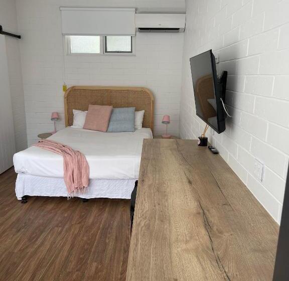 패밀리 스위트, Harbour View Motel