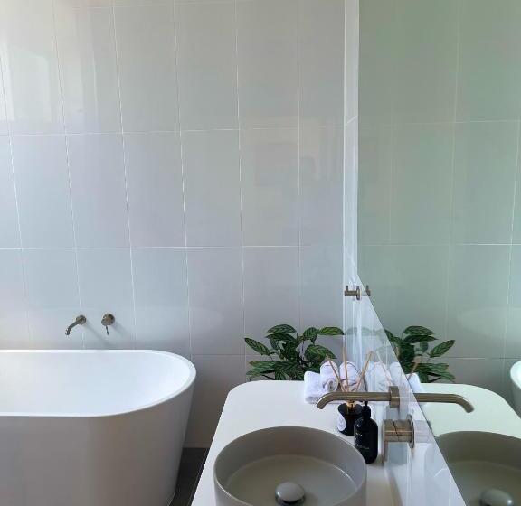 جناح ديلوكس, Harbour View Motel