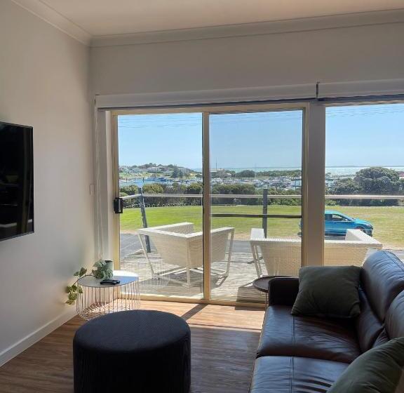 جناح ديلوكس, Harbour View Motel