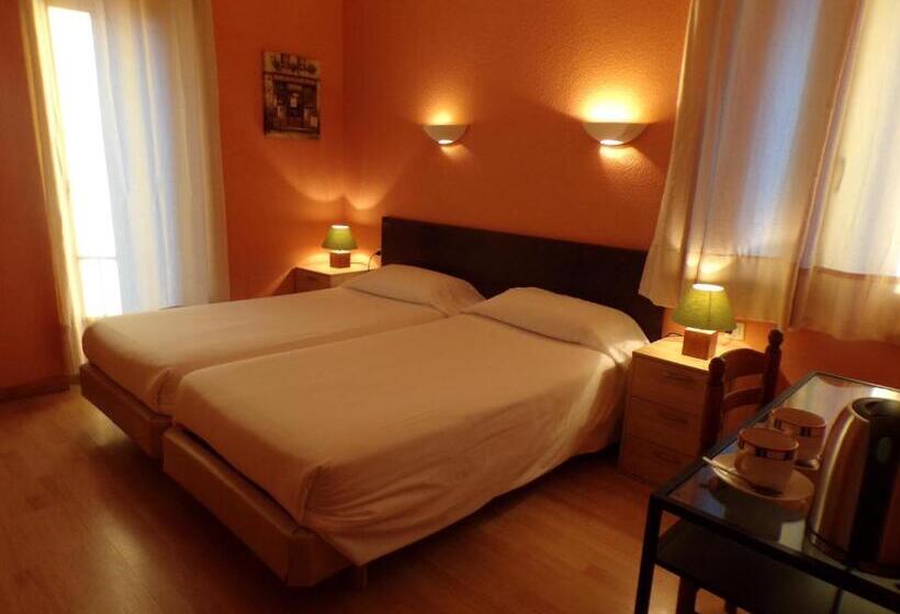 اتاق راحتی سه تخته, Roc De St Miquel & Apartment