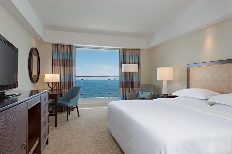 اتاق استاندارد با چشم‌انداز دریا, Sheraton Grand Rio Hotel & Resort
