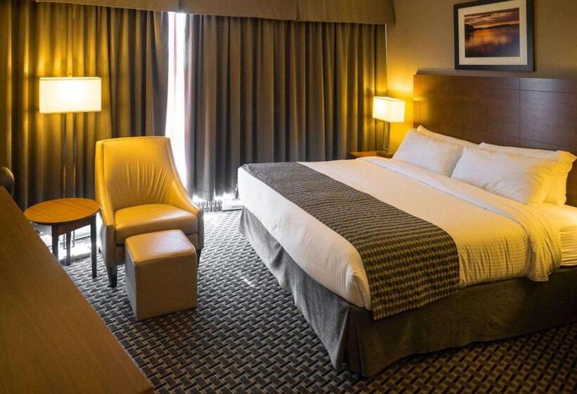 带大床的标准间, Clarion Lakeside Inn & Conference Centre