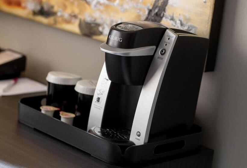 اتاق استاندارد, Crowne Plaza Hotel Moncton Downtown, An Ihg