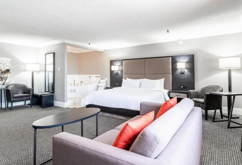 Люкс Кровать Кинг, Crowne Plaza Hotel Moncton Downtown, An Ihg
