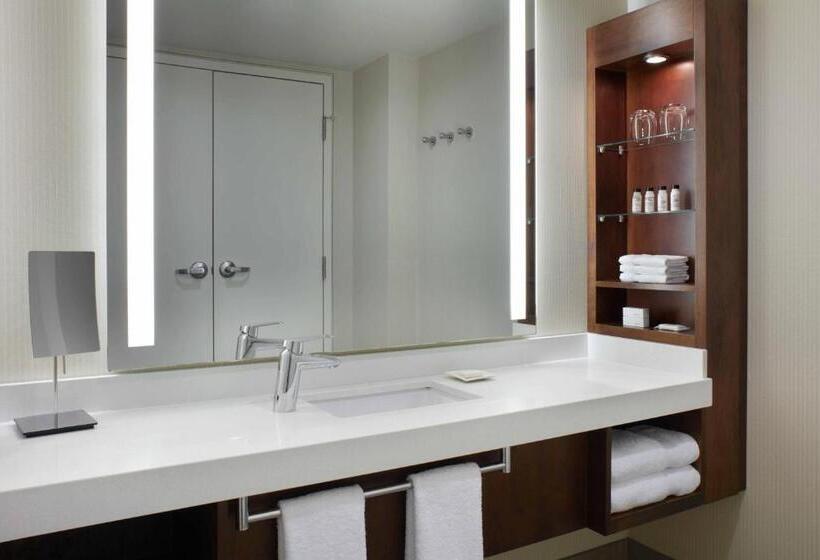 デラックススイート, Delta Hotels By Marriott Ottawa City Centre