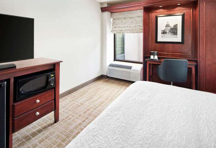 Номер Стандарт, Doubletree By Hilton Pointe Claire Montreal Airport West