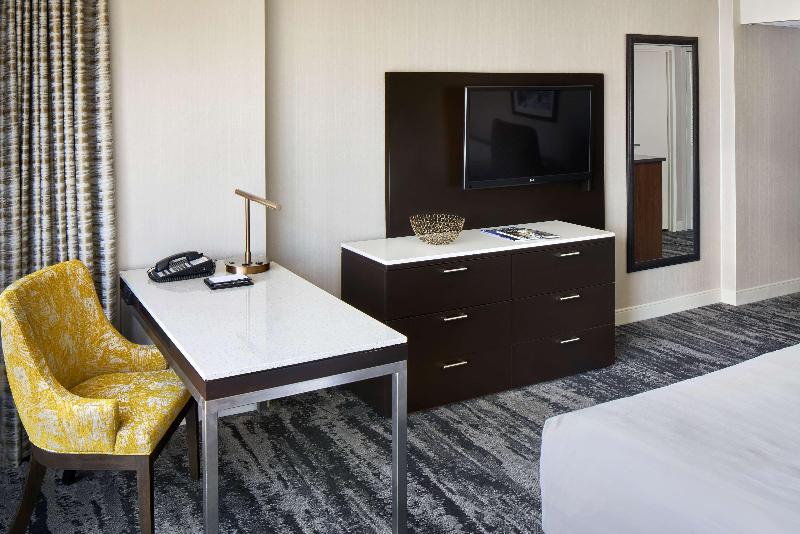 キングサイズベッドのクラブルーム, Hyatt Regency Vancouver