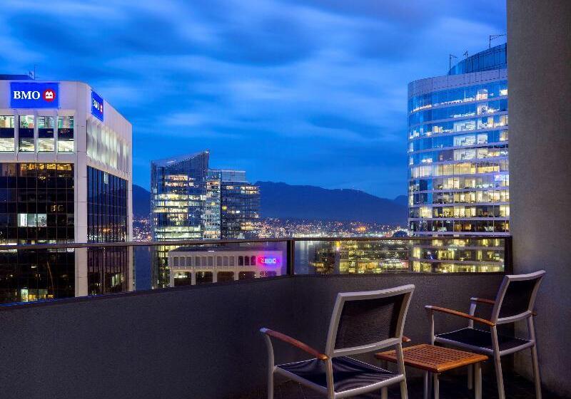 キングサイズベッドのスタンダードルーム, Hyatt Regency Vancouver