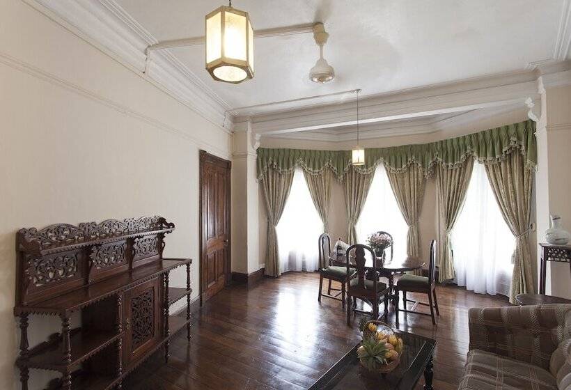 سوییت اجرایی, Queen S