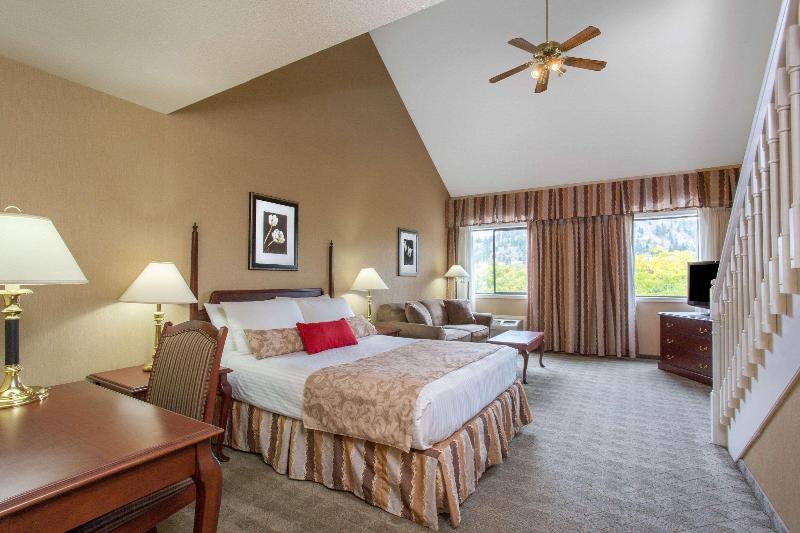 سوئیت با تخت بزرگ, Ramada By Wyndham Kelowna Hotel & Conference Center