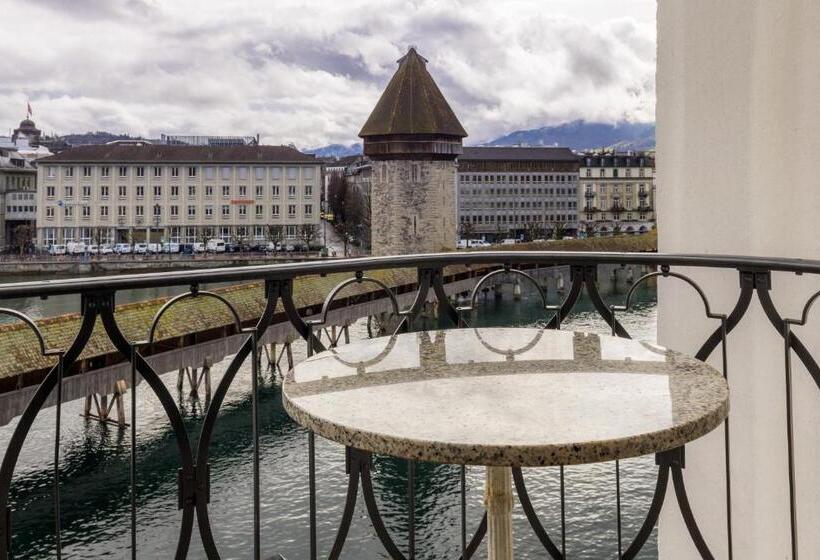 اتاق استاندارد یک تخته با بالکن, Des Alpes