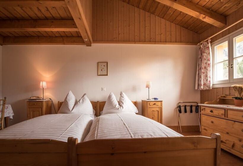 سوییت جونیور, Historic Hotel Falken