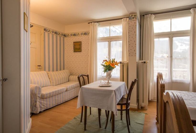 اتاق سوپریور با چشم‌انداز باغ, Historic Hotel Falken