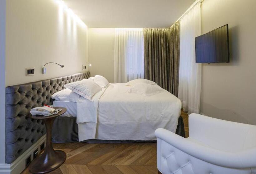 اتاق خانوادگی, Luganodante Boutique & Lifestyle