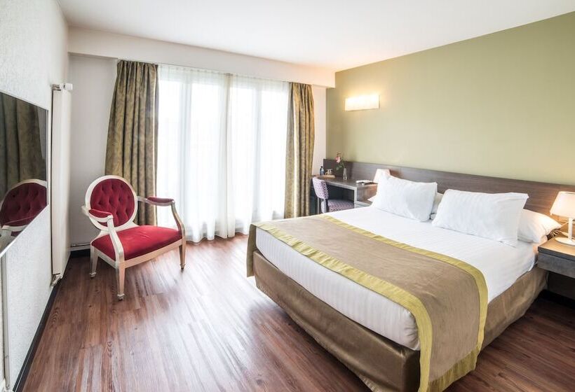 Superior Room with Terrace, Montana