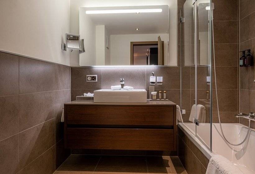 Номер Deluxe, Schlosshotel Zermatt – Active & Cbd Spa