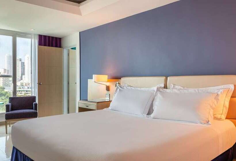 Люкс Кровать Кинг, Hilton Cartagena