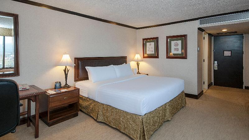 اتاق استاندارد با تخت بزرگ برای معلولان, Delta Hotels By Marriott San Jose Aurola