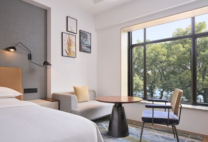 Номер Клуб, Sheraton Guilin