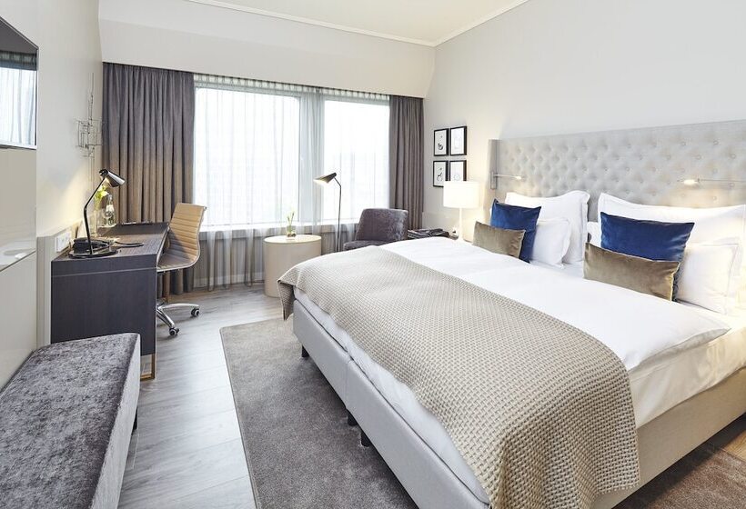 Номер бизнес-класса, Clayton Hotel Düsseldorf City Centre