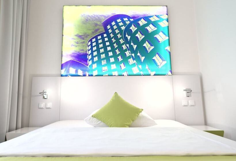 Номер Стандарт Индивидуальный, Wyndham Garden  Duesseldorf City Centre Koenigsallee