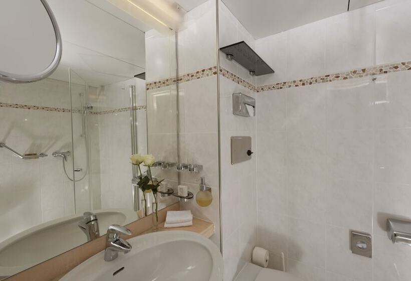 Полулюкс, Maritim Hotel Bad Salzuflen