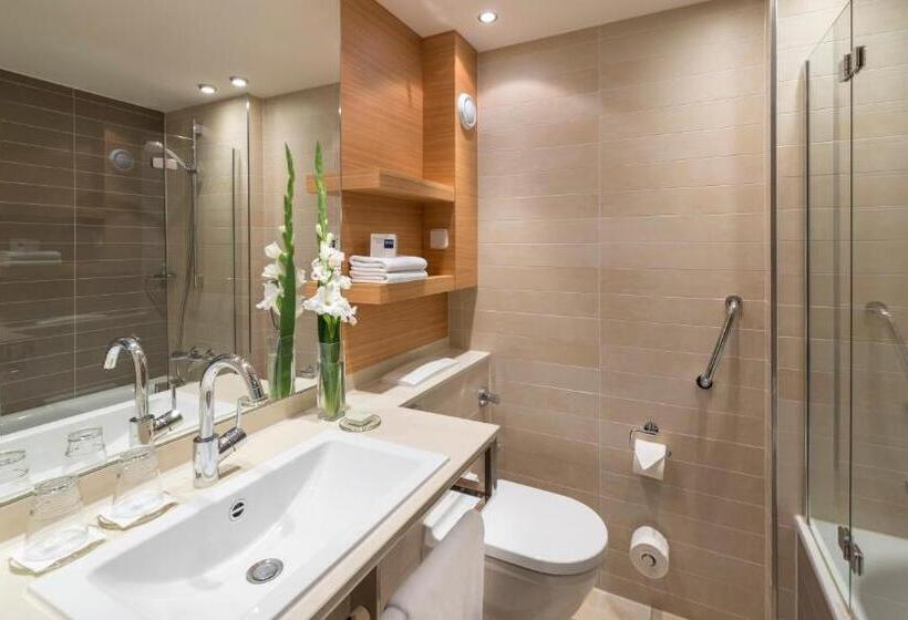 Номер Deluxe, Dorint Thermenhotel Freiburg