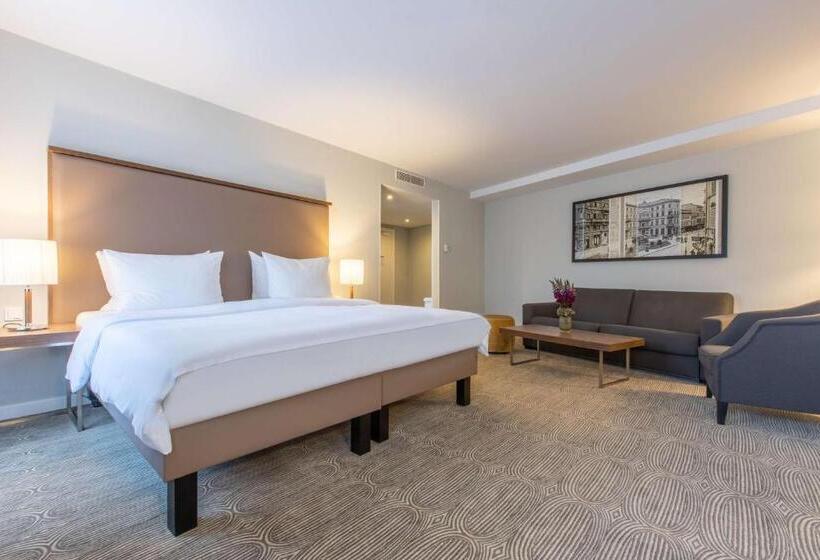 سوییت جونیور, Radisson Blu Hotel Schwarzer Bock Wiesbaden
