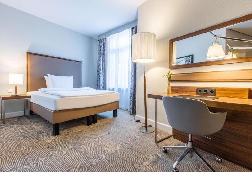 اتاق استاندارد یک نفره, Radisson Blu Hotel Schwarzer Bock Wiesbaden