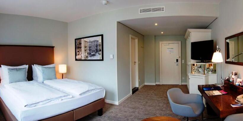 اتاق سوپریور با بالکن, Radisson Blu Hotel Schwarzer Bock Wiesbaden