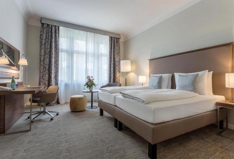 اتاق سوپریور با بالکن, Radisson Blu Hotel Schwarzer Bock Wiesbaden