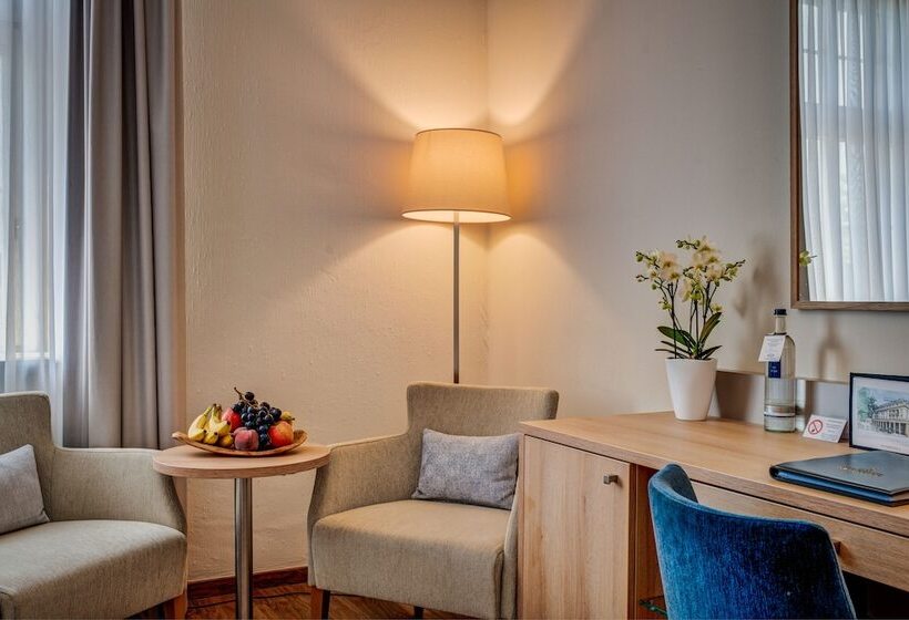 Номер Стандарт Трехместный, Schlosshotel Karlsruhe