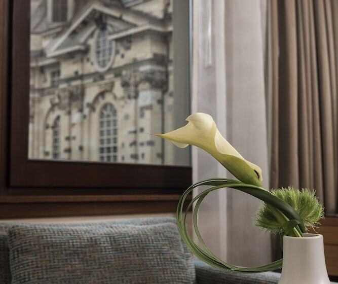 Номер Deluxe, Hilton Dresden An Der Frauenkirche