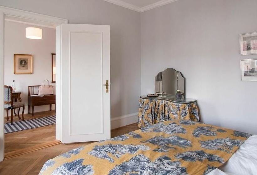 小型套房, Fredensborg Store Kro