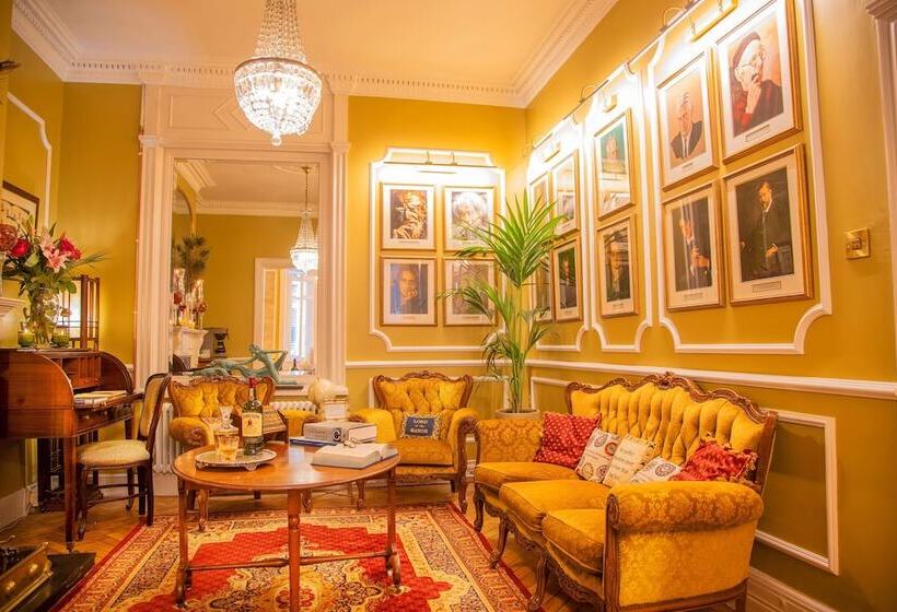 اتاق استاندارد, Kilronan House