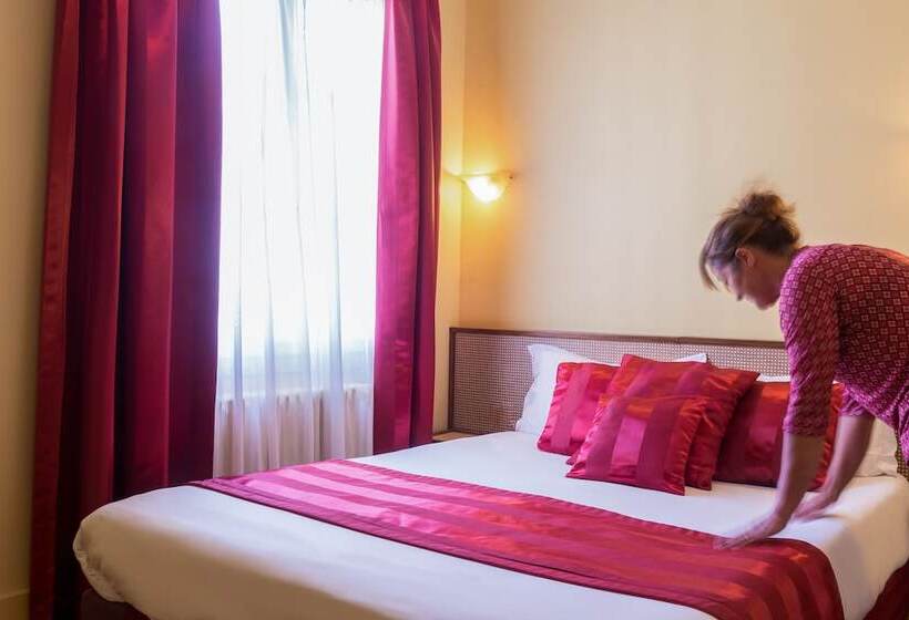 Номер Стандарт, The Originals City, Hôtel Cathédrale, Lisieux