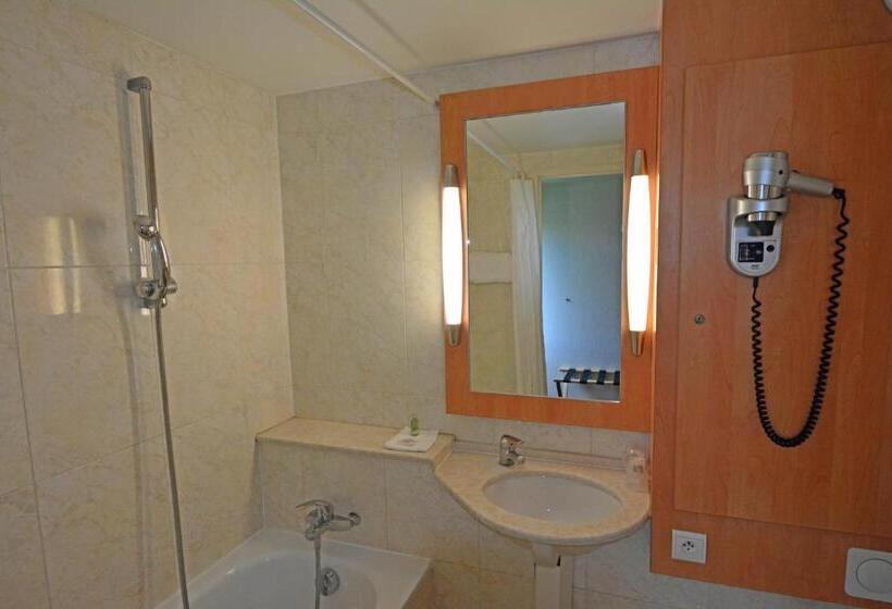 Номер Стандарт, Logis Hôtel Des Lacs Paris Sud