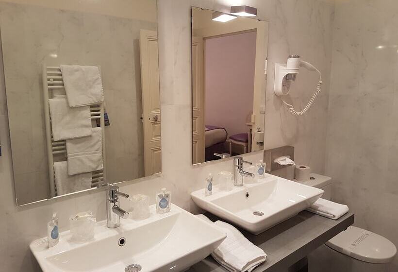 اتاق خانوادگی, Kyriad Saumur Hyper Centre Hôtel Appartements Et Spa Soins Sothys Paris