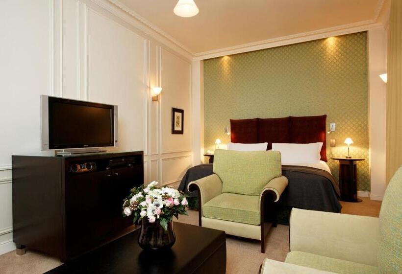 اتاق سوپریور, La Tremoille Paris