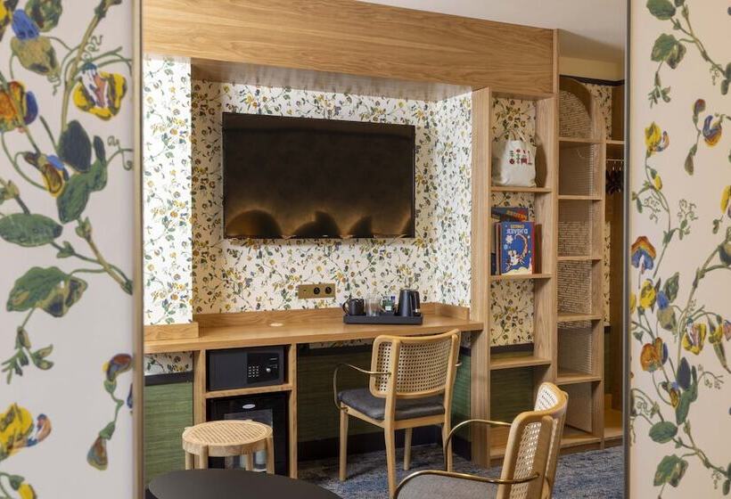 سوییت جونیور, Hôtel Jardin De Cluny