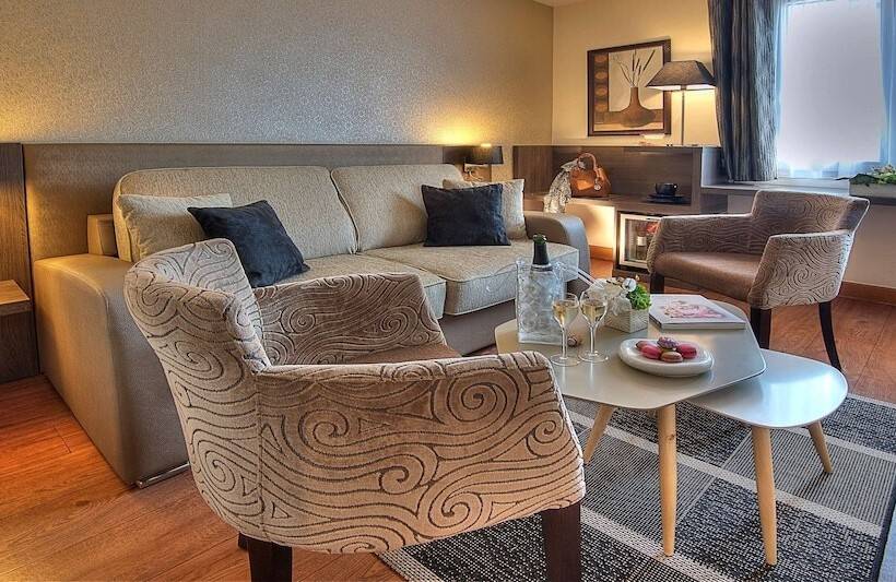 Quarto Familiar, Best Western Plus  Elixir Grasse