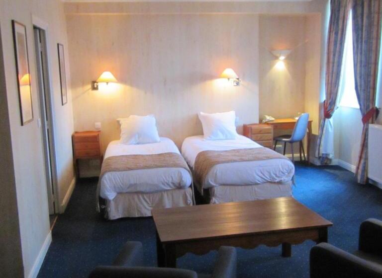 Семейный Номер Вид на Сад, Hôtel Le D Avaugour