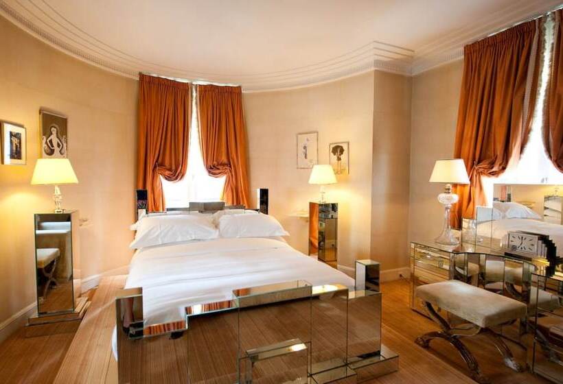 اتاق لوکس, L Hôtel